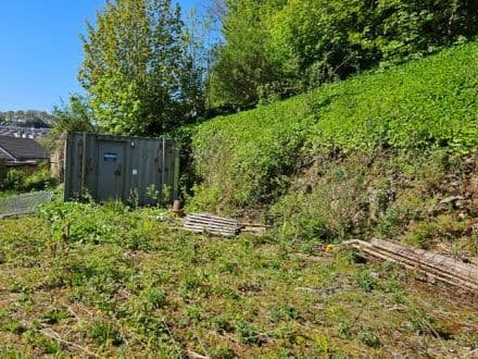 Building Plot with Planning for One Dwelling