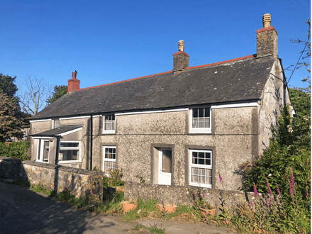 Former smallholding for refurbishment